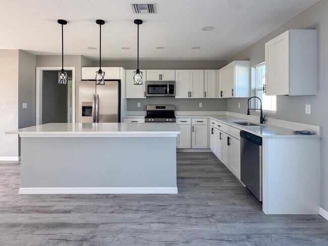 Building Photo - 1802 Aloha Terrace