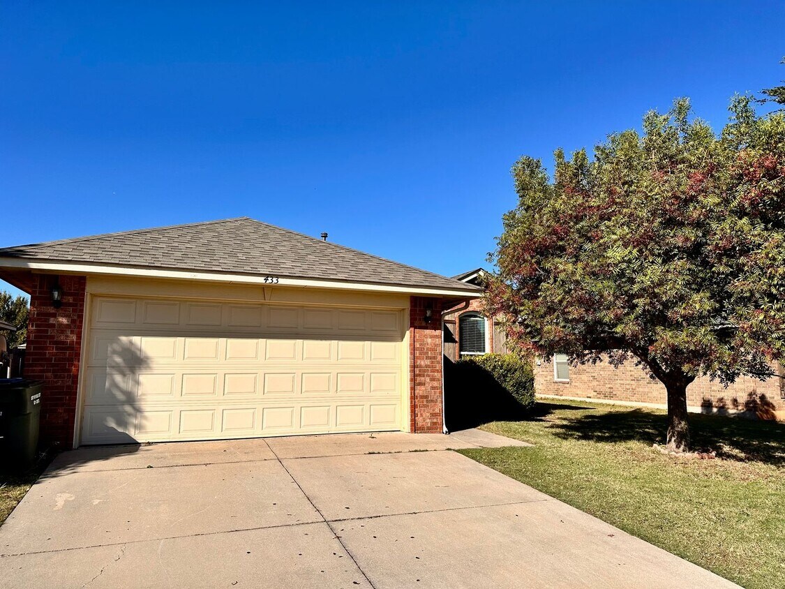 3 Bedroom brick home in Del City - 3 Bedroom brick home in Del City