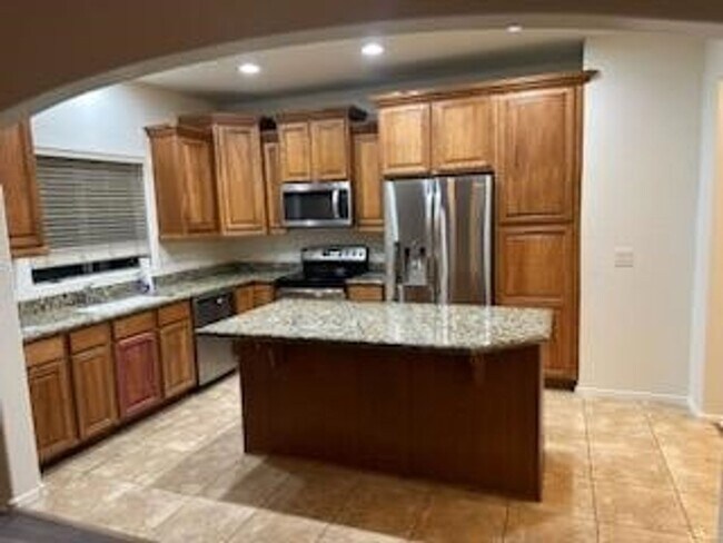 Foto del edificio - Great 4 bed 2.5 home near community pool!