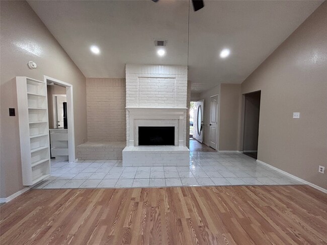 Foto del edificio - 20322 Beigewood Ln