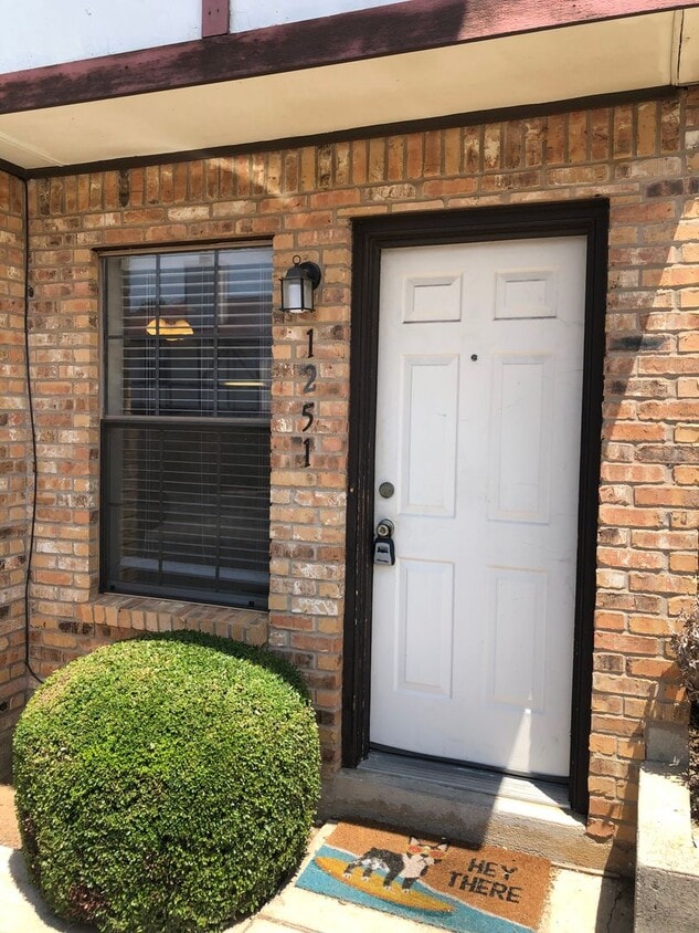 Primary Photo - 1251 Dallas Drive