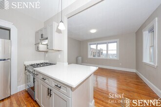 Building Photo - 6 Sherborn Ct