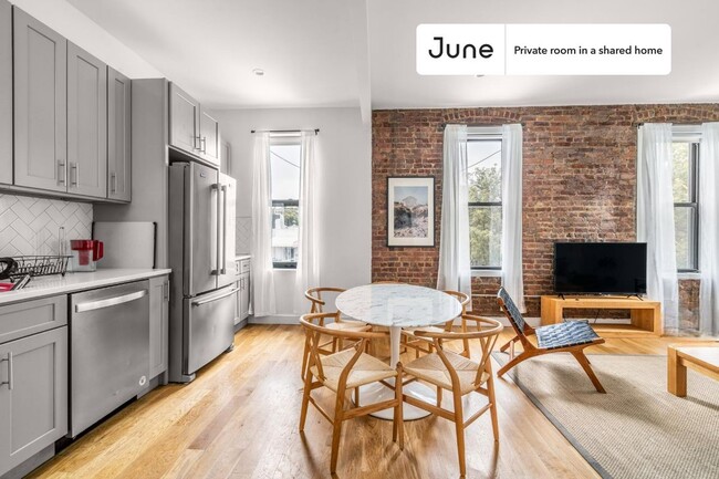 Building Photo - Room in Shared 5 bed/3 bath home