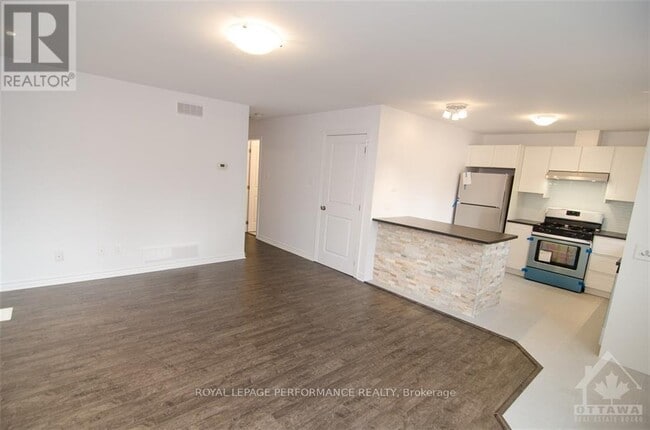 Building Photo - 111 Dalehurst Dr