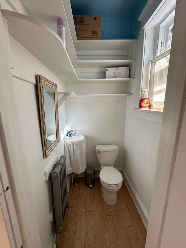 Foto del edificio - Prime Commercial Storefront in the Heart of Havertown