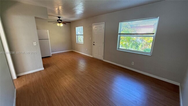 Building Photo - 1310 NE 14th Ave