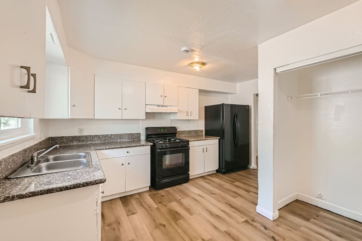Primary Photo - Stunning Remodeled Duplex with Modern Upgr...