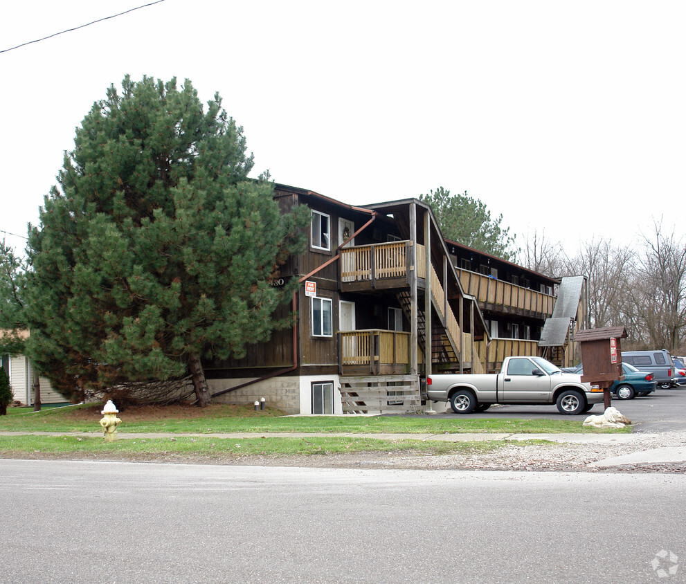 Foto del edificio - 480 Massillon Rd
