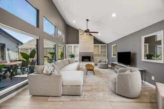 Building Photo - 11646 Manor Park Dr