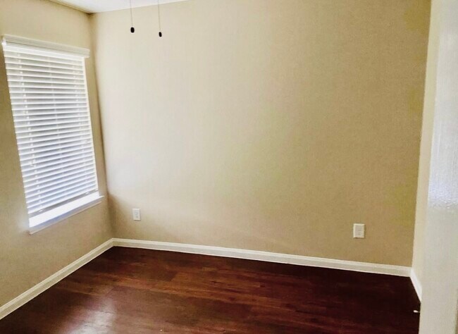 Foto del edificio - 3415 Maris Way