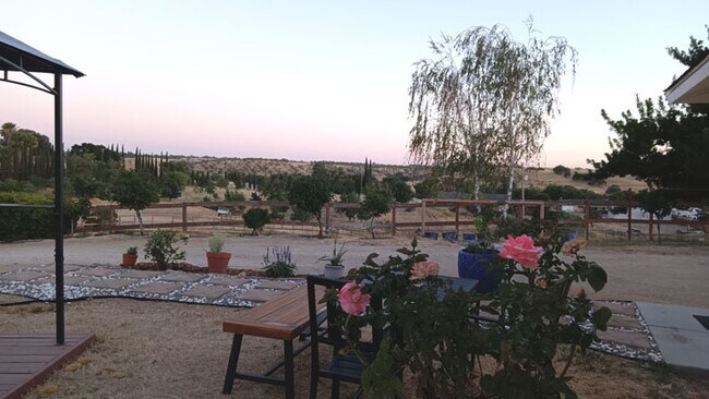 Foto del edificio - 7180 Breslin Ln