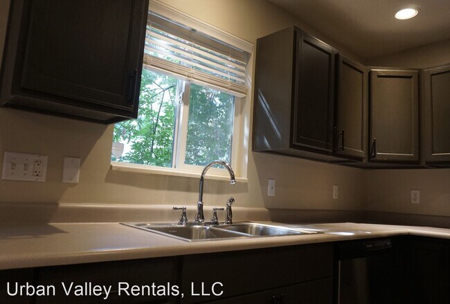 Foto del edificio - 3 br, 2.5 bath House - 926 E Old Williams Ct.
