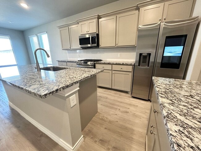 Foto del edificio - 3Bed/2Bath Available !