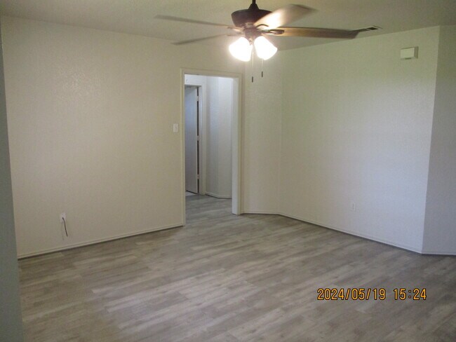Building Photo - 179 Armadillo Ln