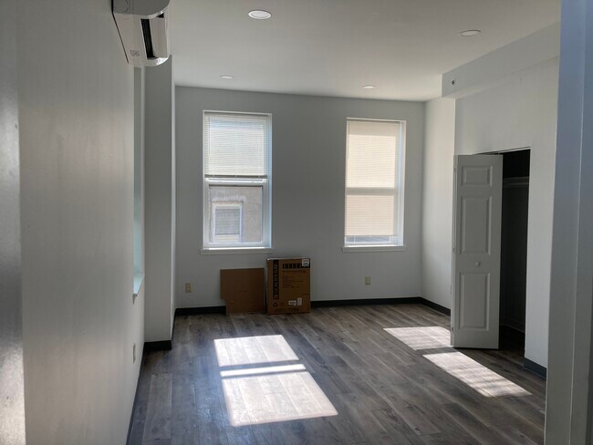 Foto del edificio - 2513 Frankford Ave