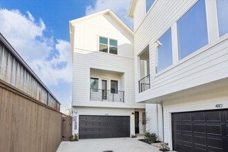 Building Photo - 408 N Stiles St