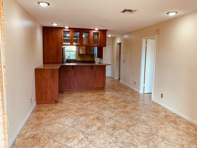 Building Photo - 1638 Embassy Dr