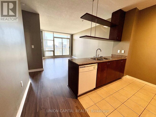 Building Photo - 10 Navy Wharf Ct