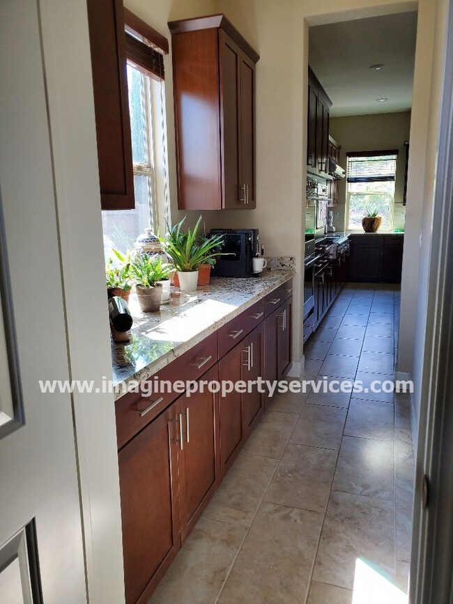 Building Photo - Gorgeous Home in Blackstone