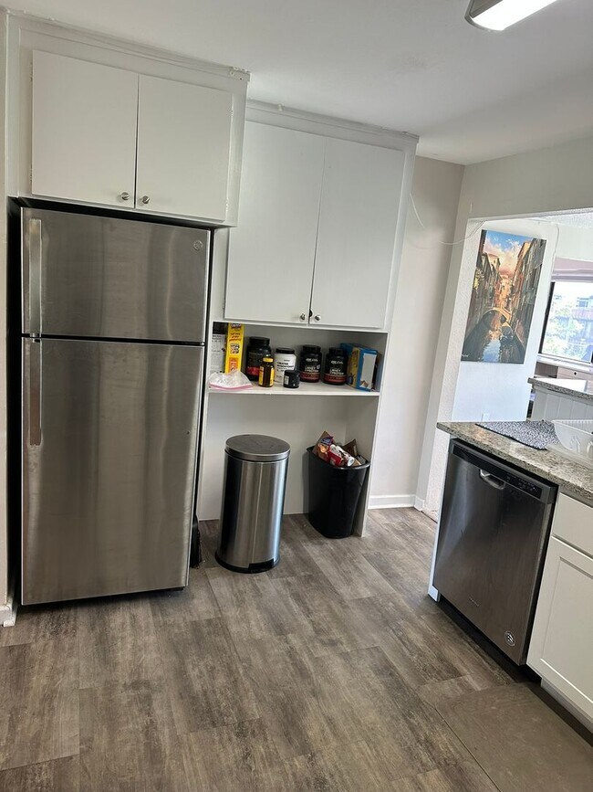 Building Photo - Newly Updated 4-Bedroom House just East of...