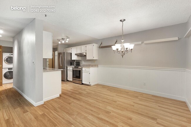 Building Photo - 9416 1st Ave NE