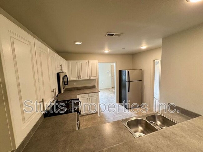 Building Photo - 100 Harvest Moon Way