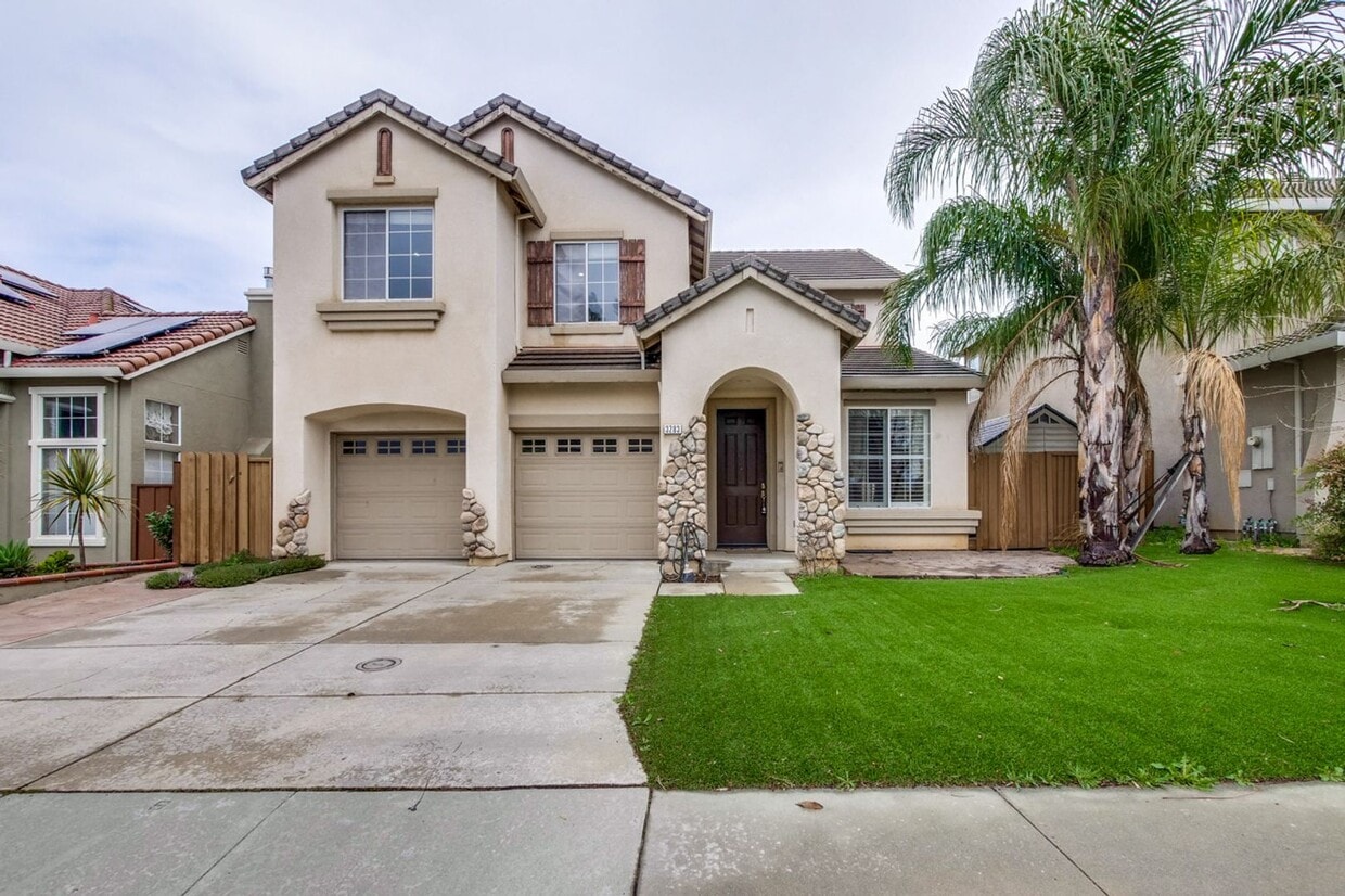 Primary Photo - Stunning Fully Remodeled 3-Bedroom House