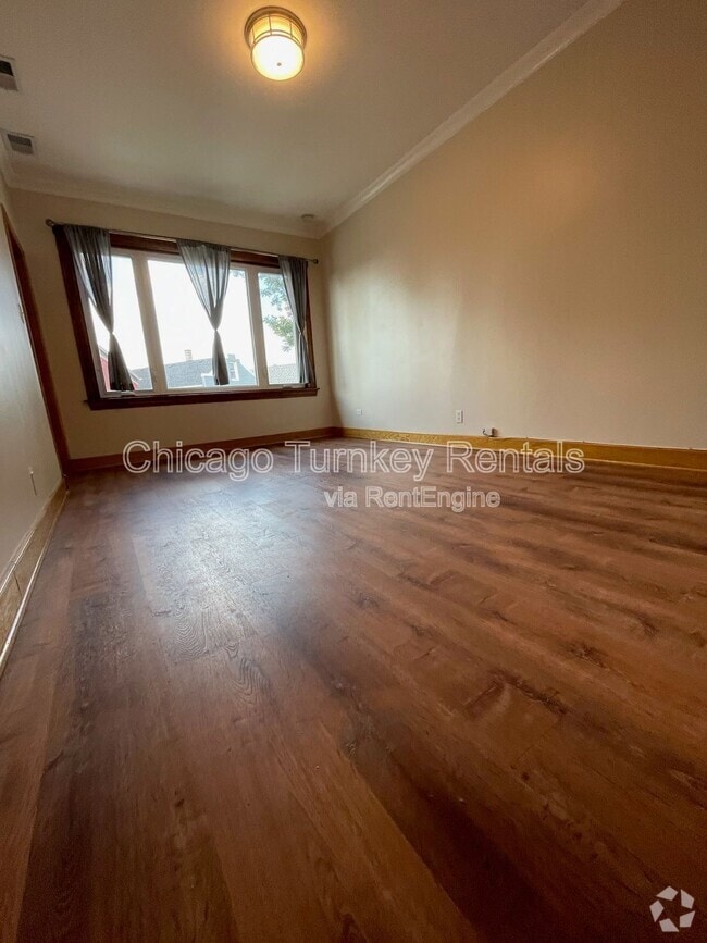 Building Photo - 1243 W 31st St