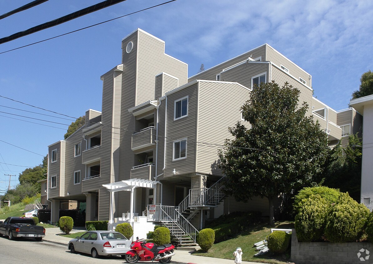 Foto principal - 9700 Mountain Blvd