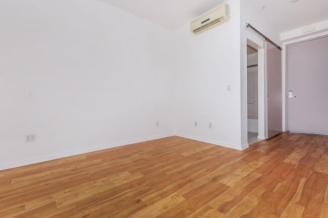 Interior Photo - Aqua Courtyard Suites