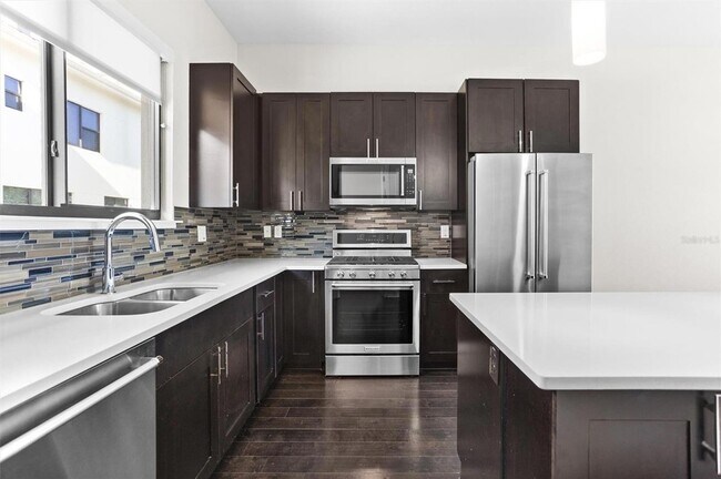 Foto del edificio - 818 2nd Ave N