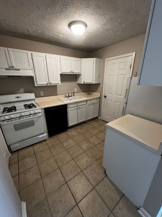 Foto del edificio - 2708 Greystone Ct
