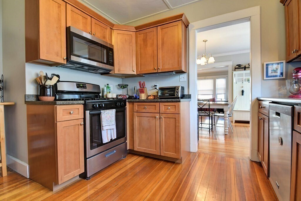 17 Hovey St Unit 17, Quincy, MA 02171 Room for Rent in Quincy, MA