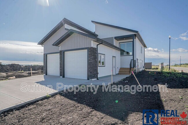 Building Photo - 9059 80 Ave