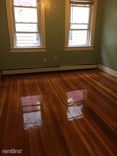 Foto del edificio - 493 Manton Ave