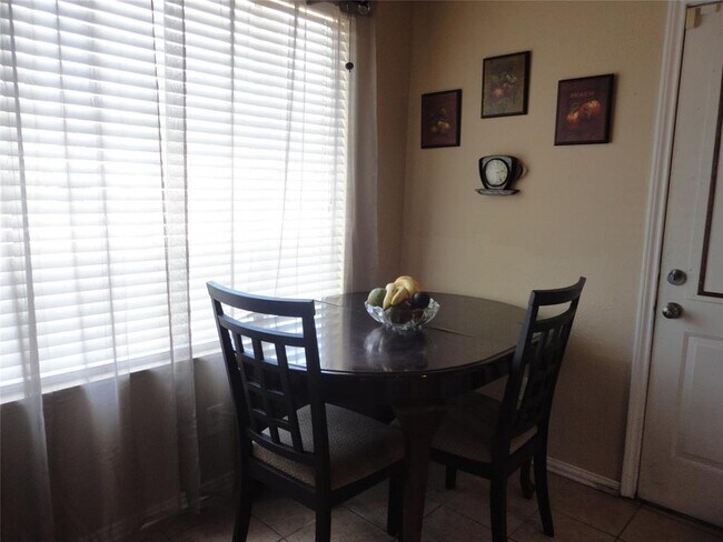 Foto del edificio - 2512 Mc Nay Dr