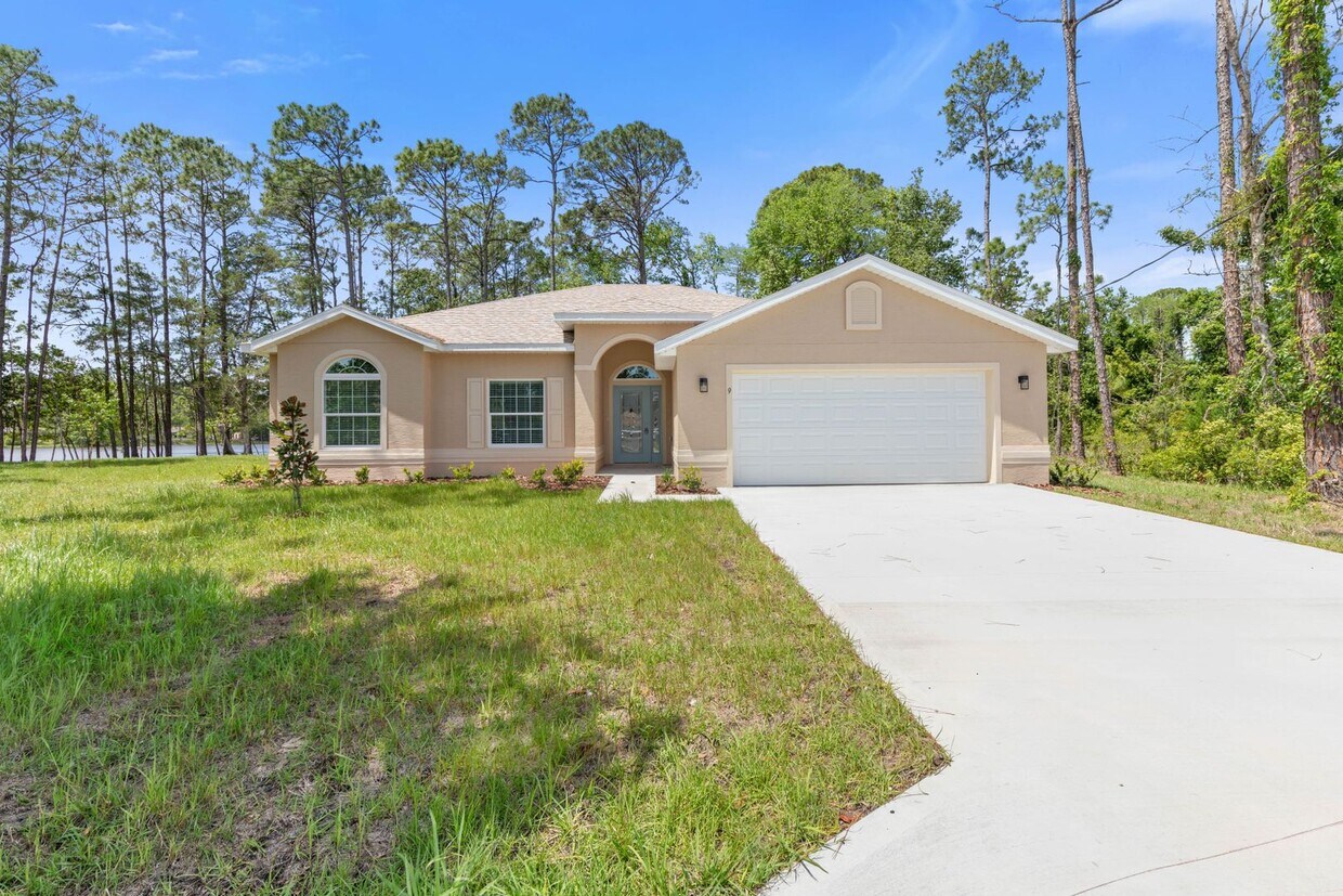 Primary Photo - Home for rent on the lake !