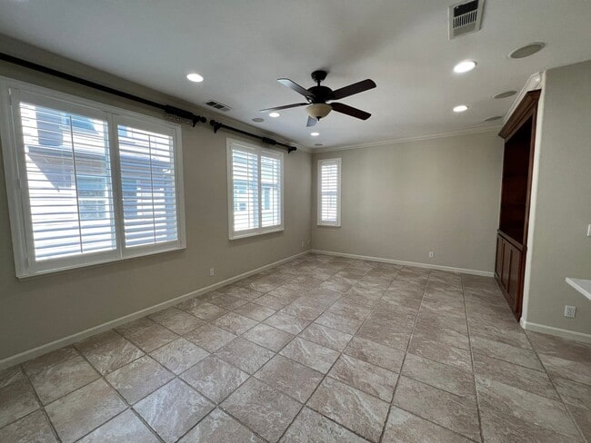 Building Photo - 3 BED/2.5 BA with BONUS ROOM in San Jose! ...