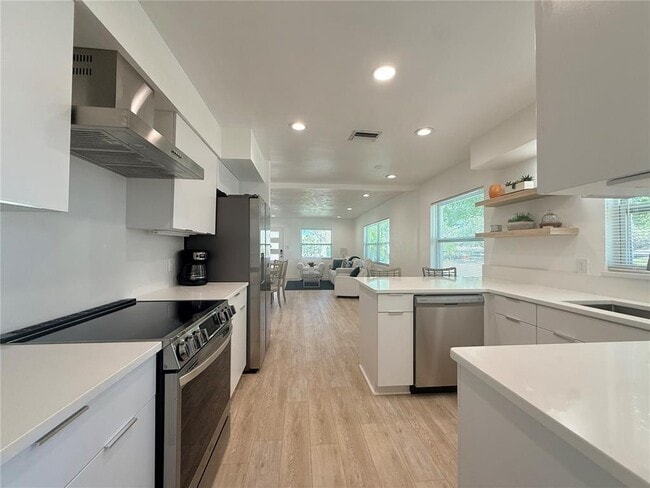 Building Photo - 757 Virginia St