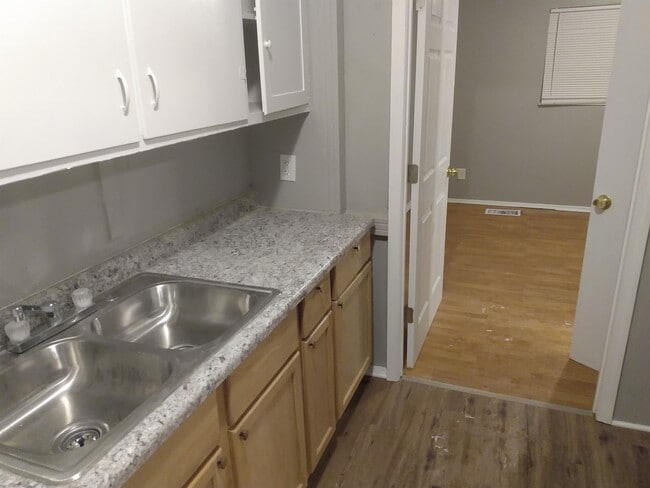 Building Photo - 8525 Church Bell Ln