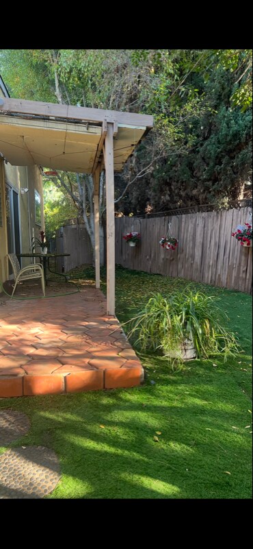 Building Photo - 1824 Shadow Knolls Pl
