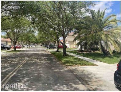 Foto del edificio - 4 br, 3 bath House - 14015 SW 32nd St