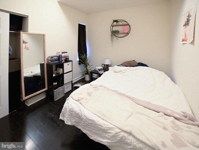Foto del edificio - 1854 N 16th St