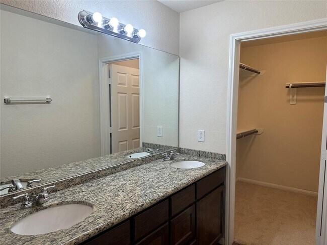 Foto del edificio - 1070 N Colbert St