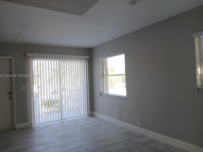 Foto del edificio - 3031 NE 21st Terrace