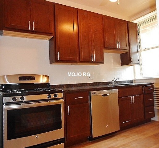 Building Photo - 1601 W Berteau Ave