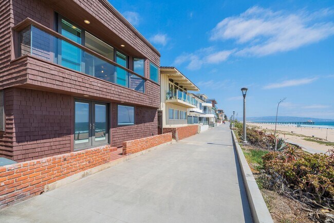 Foto del edificio - On The Strand.  Spectacular Ocean Views.  ...