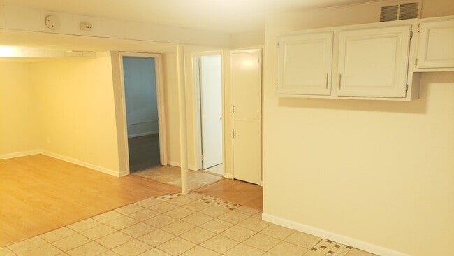 Building Photo - 6619 Franklin Avenue, Unit #3
