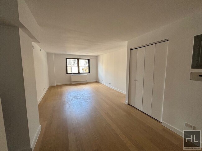 Building Photo - East 39th Street