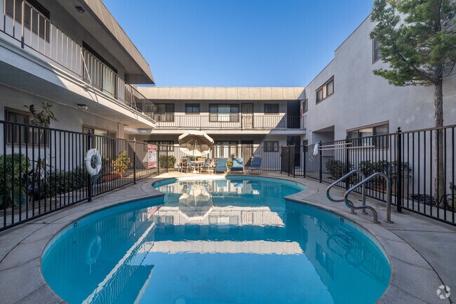 Piscina - 7816 Paseo del Rey